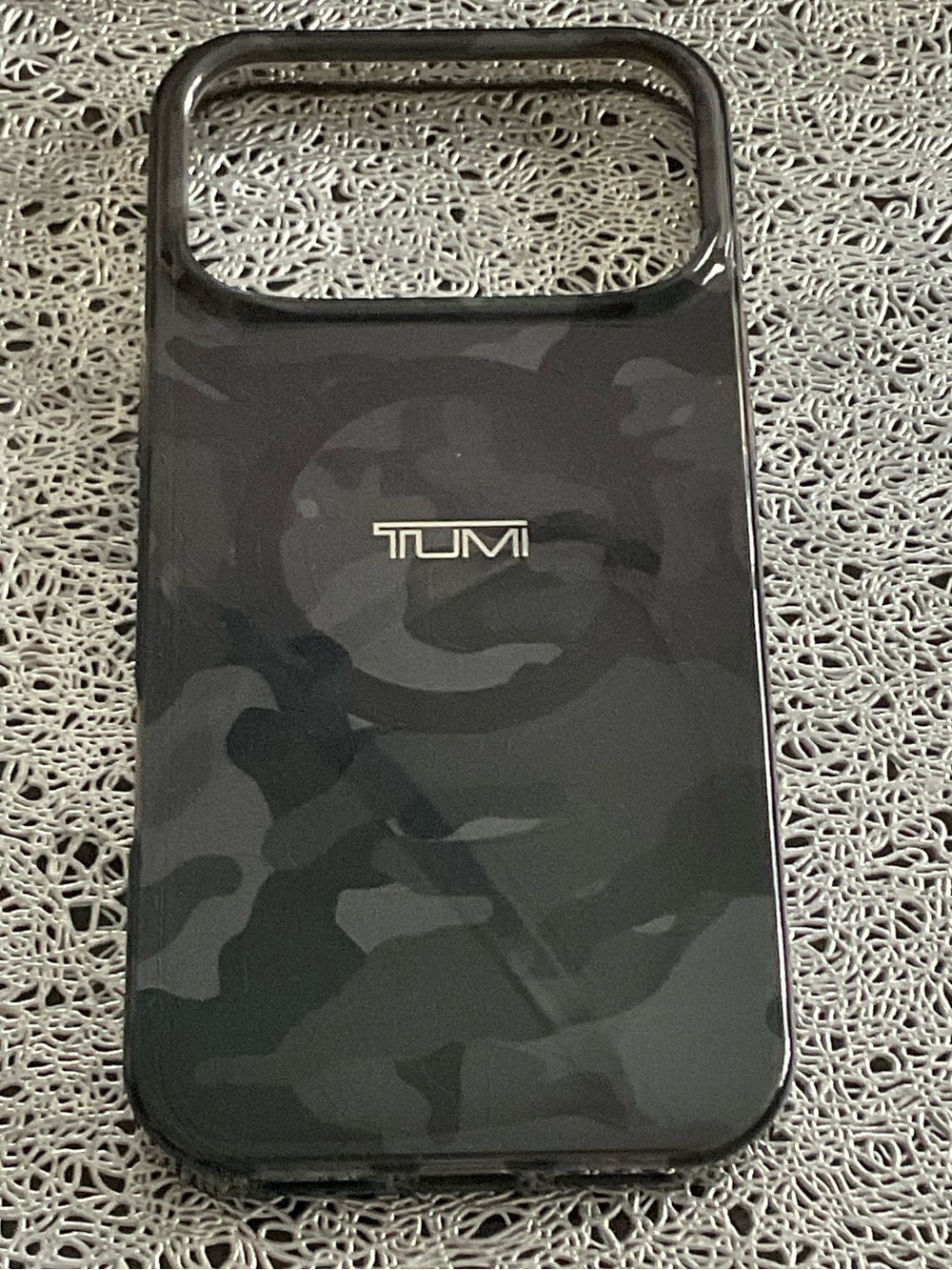 2026 TUMI MADE FOR iPHONE 17 PRO MAX CASE. GRAY CAMO COMPATIBLE MAG SAFE. NEW!
